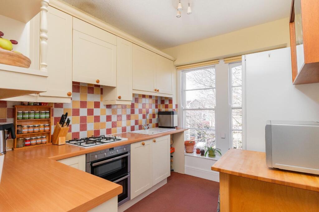 7F2R1RD - Kitchen D.jpg