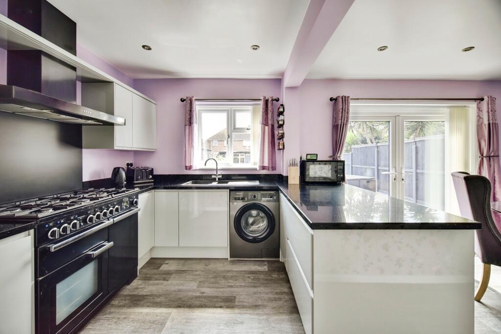 Open Plan Modern Kitchen