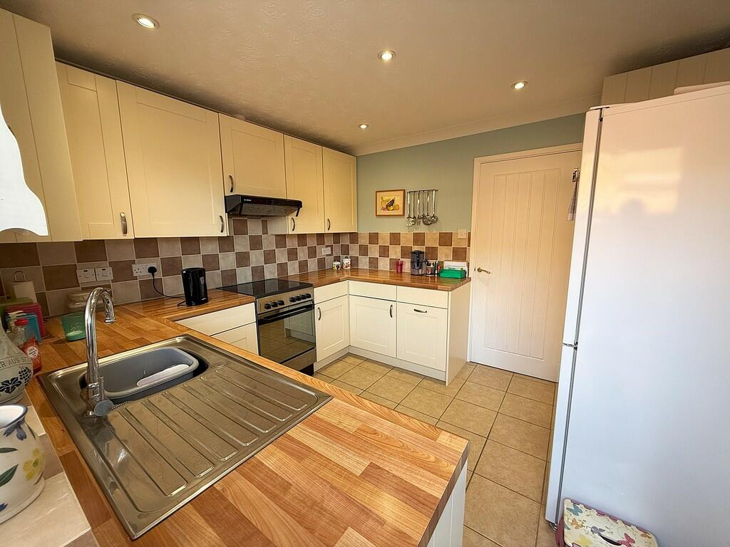 KITCHEN 2