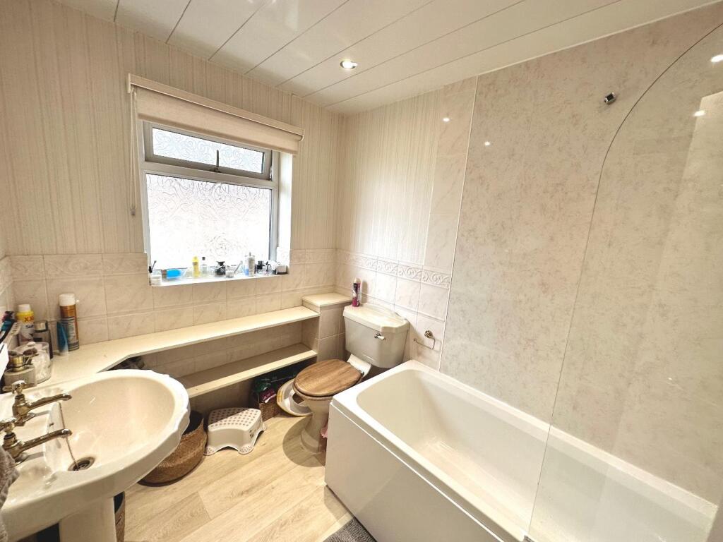 HOUSE BATHROOM