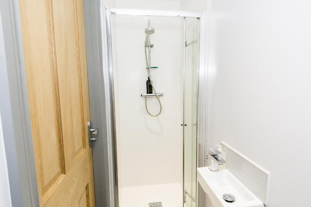 (Shower Room Photo Two)