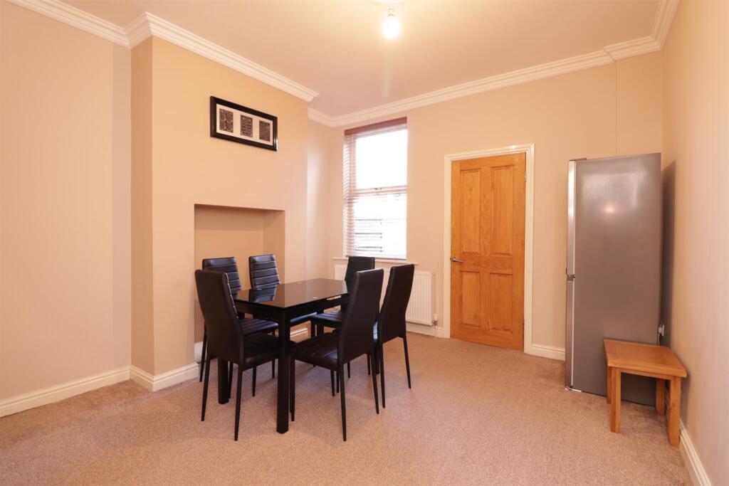 Dining Room.jpg