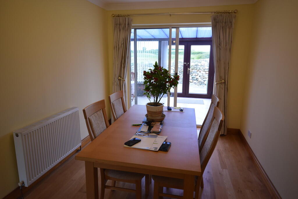 LOUNGE/DINER 