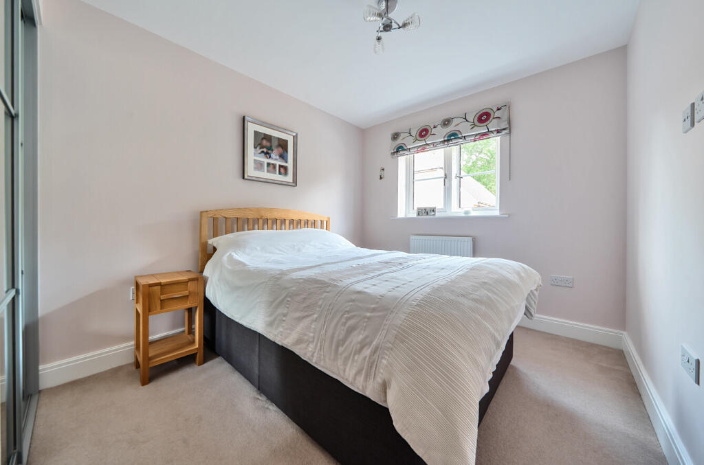 1298488-15-683738...