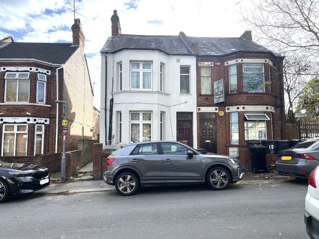 Hazelbury Crescent, Luton, Bedfordshire, LU1