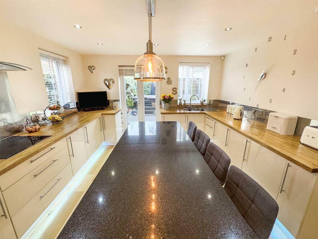 thumbnail_image2 (5).jpg