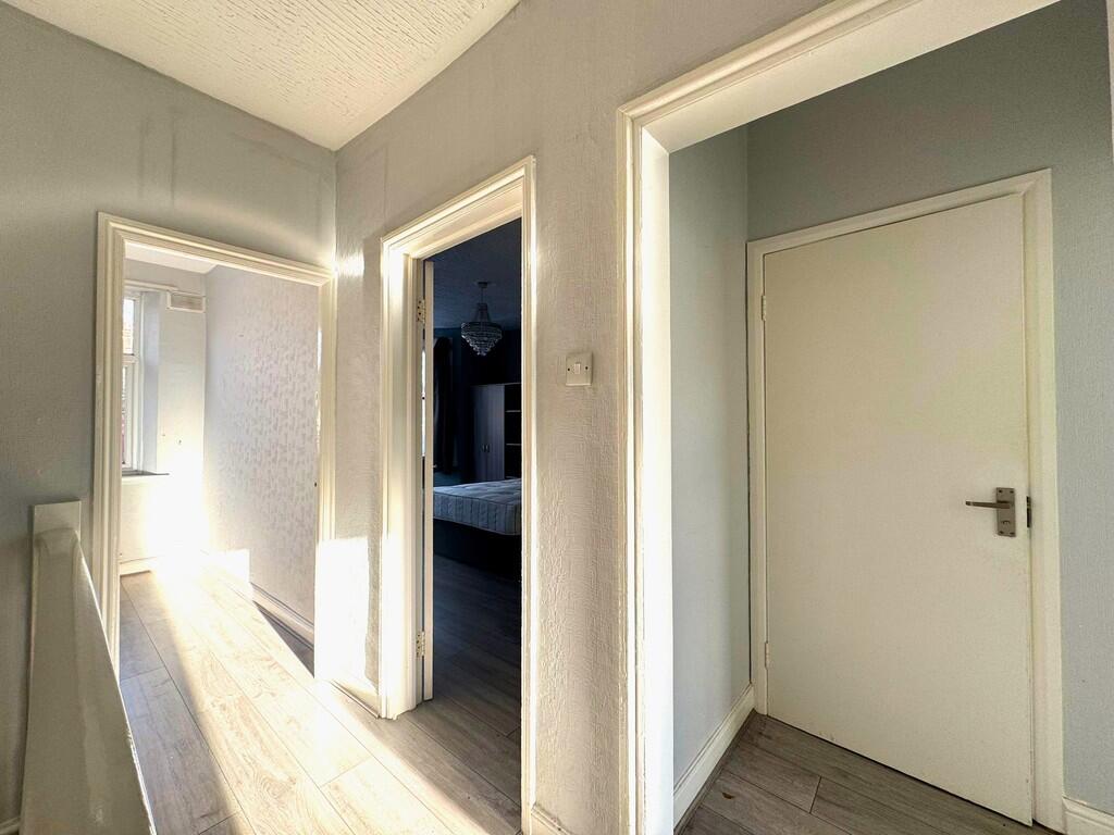 Maybank Avenue  (...