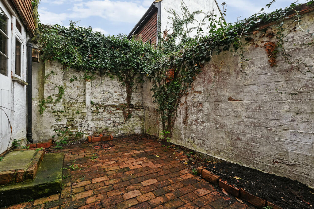 The other house, ...