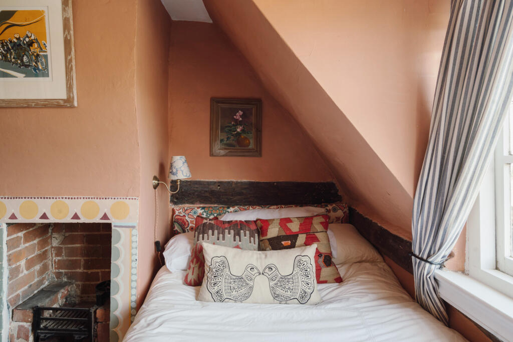 276872 - VILLAGE-STREET-PETERSFIELD-051.jpg