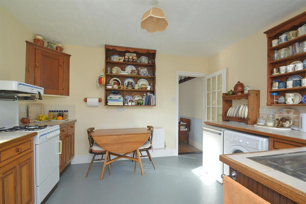 resizedKitchen2.jpg