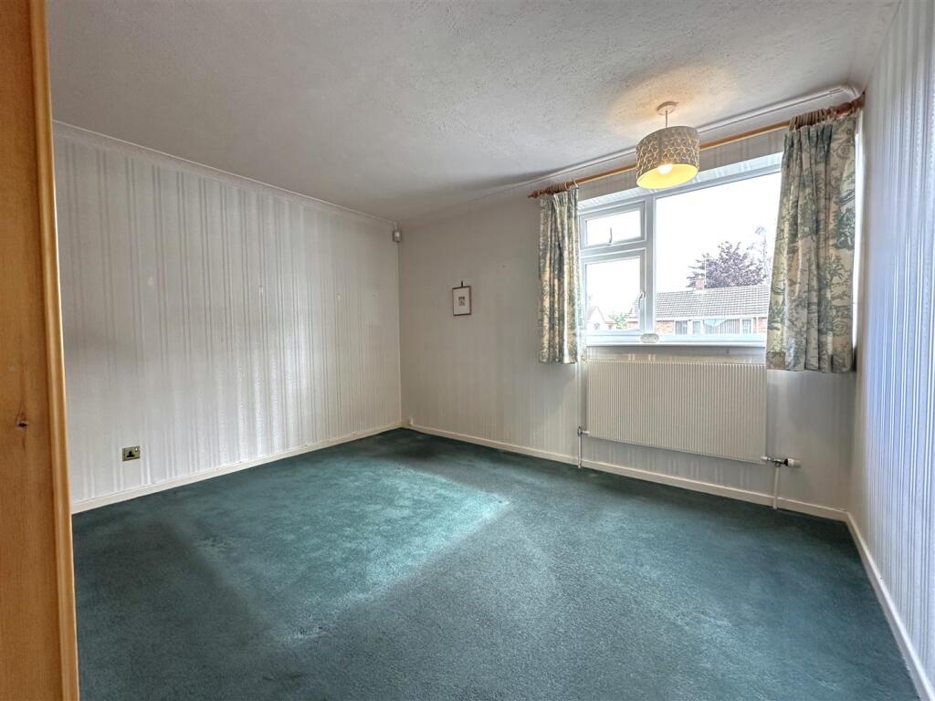 Master Bedroom 067