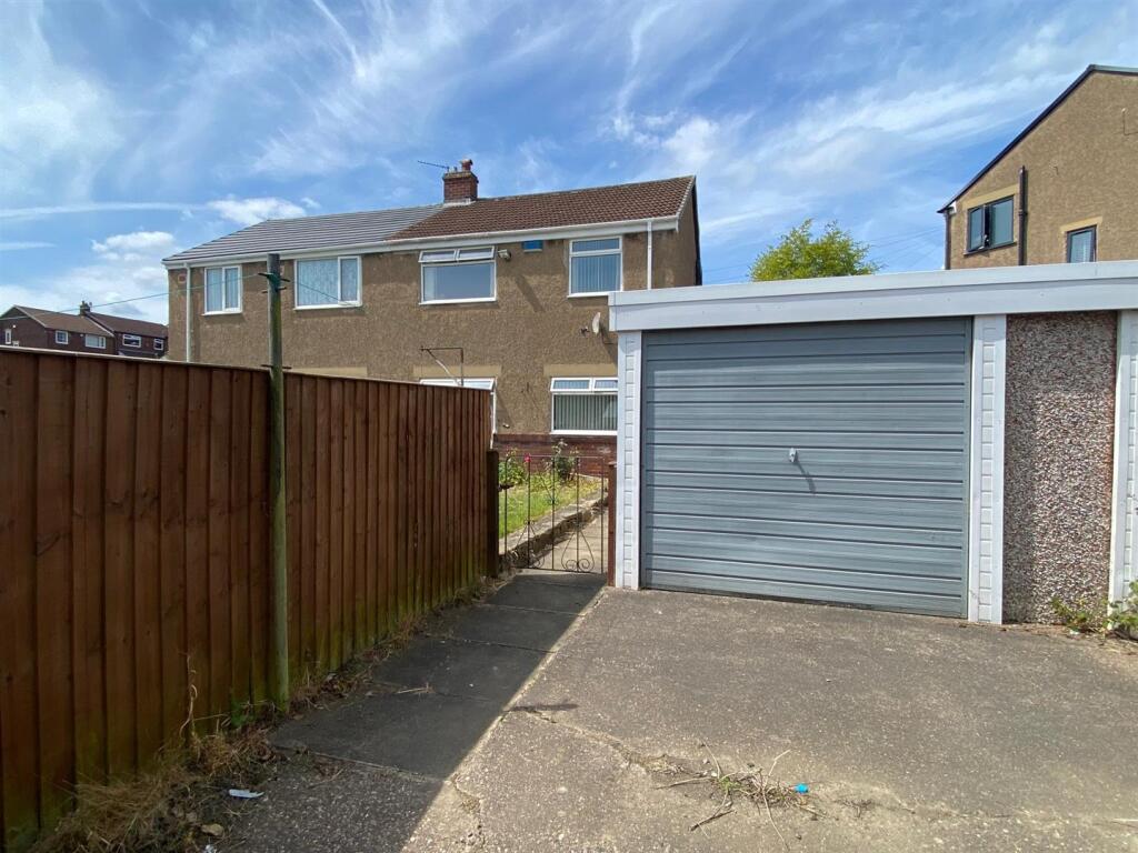 reare elevation and garage.jpg