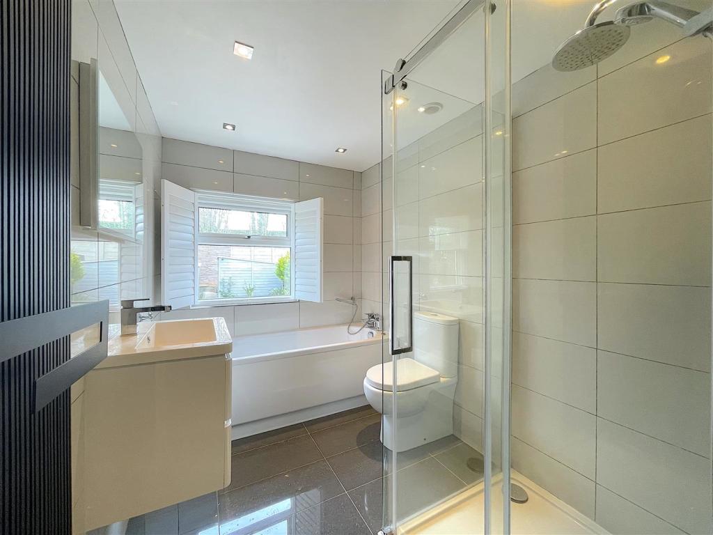 Bathroom (1).jpeg