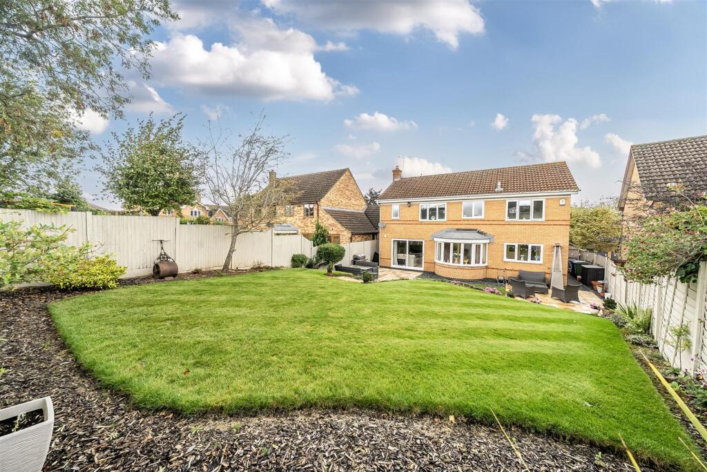 4 Acorn Way, Silverstone (33).jpg