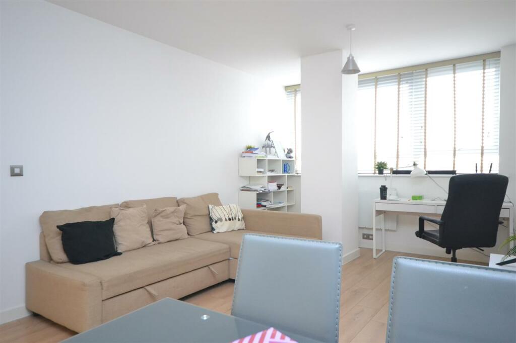 OPEN PLAN LIVING /