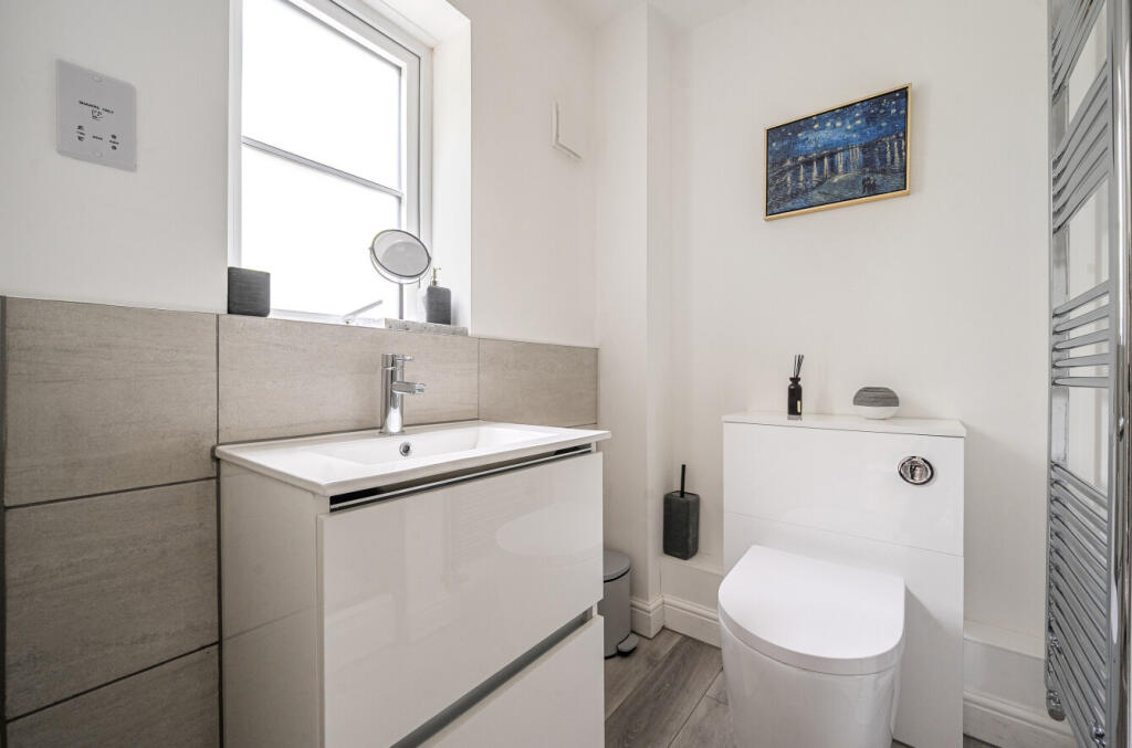 1327110-9-68797be...