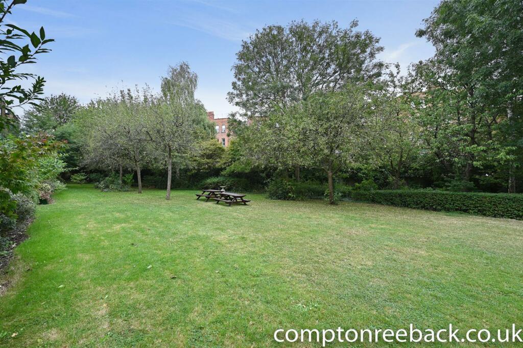 CR -  Castellain Mansions - Garden1 (1).jpg