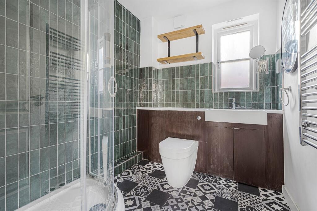 En-suite shower room