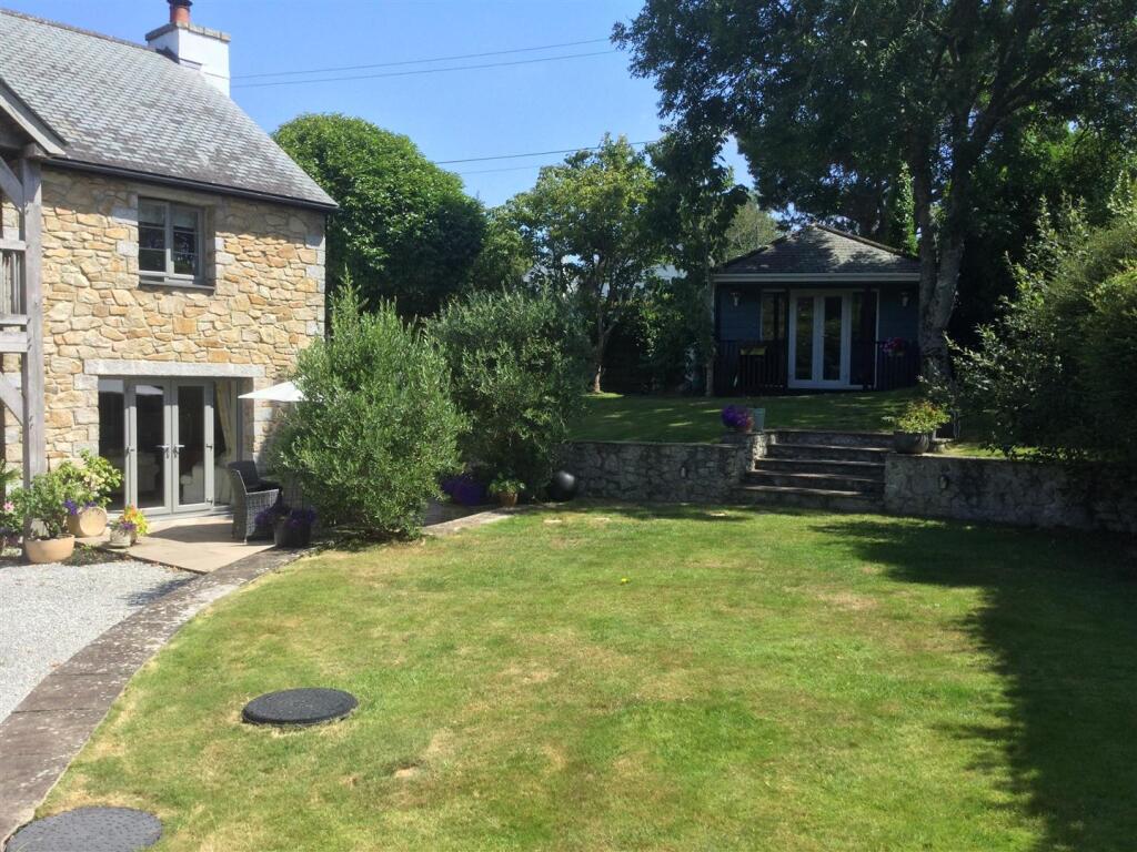 Front Garden.jpg