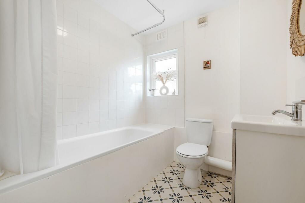 Bathroom.JPG