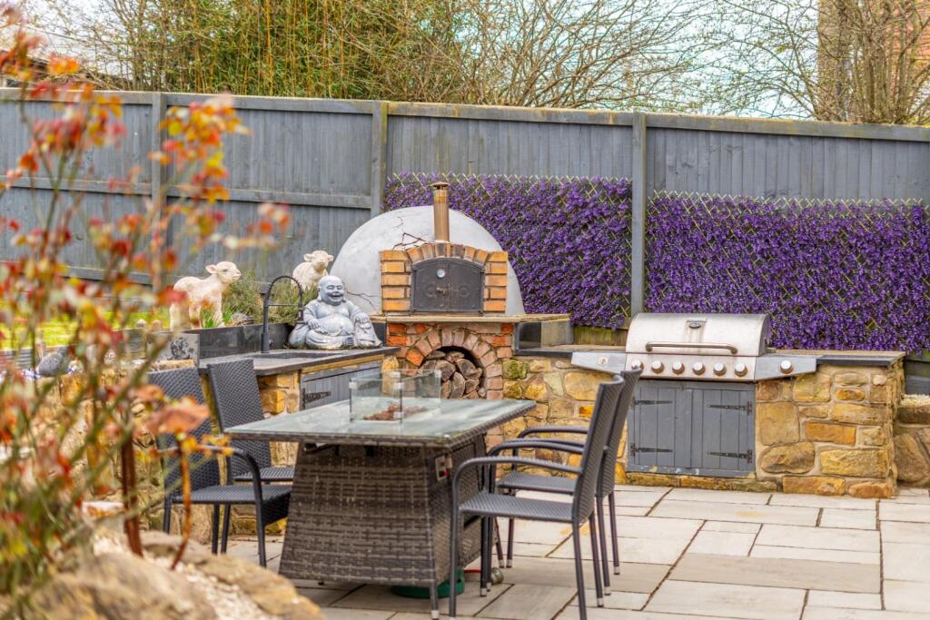 Outdoor Kitchen