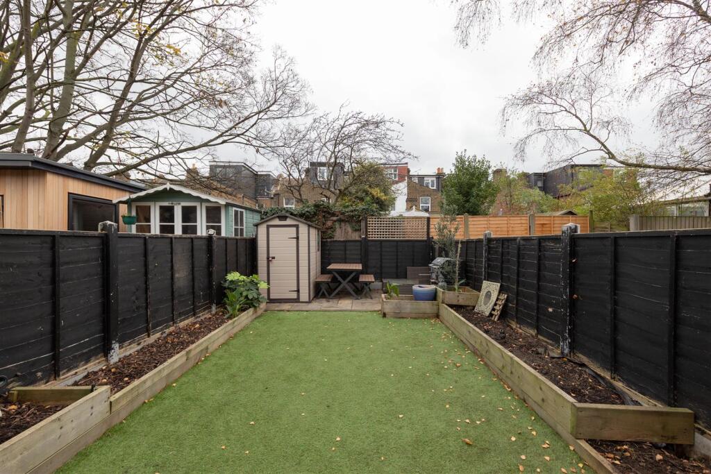 Callis Road, E17