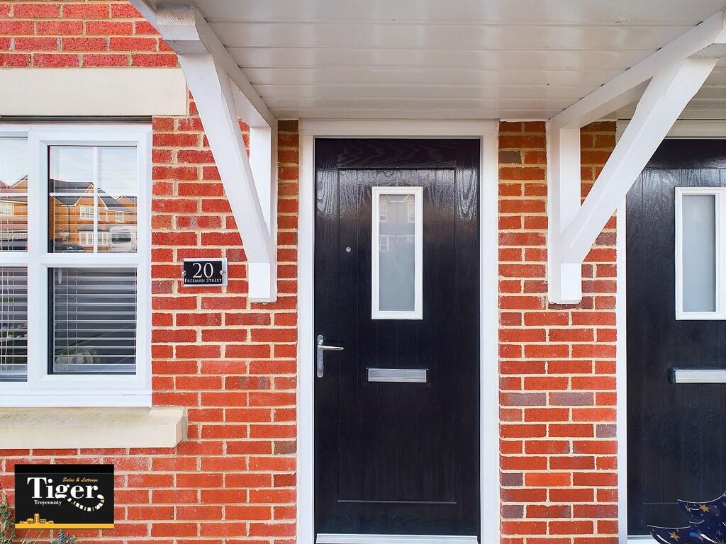 CAM02176G0-PR0452...