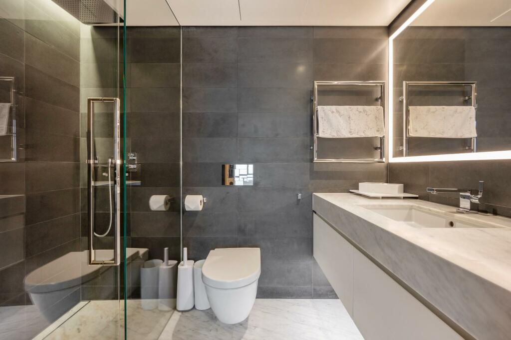 bathroom (2).jpg