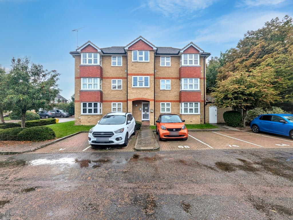 84 Staffords Place, Horley, Surrey RH6 9GY