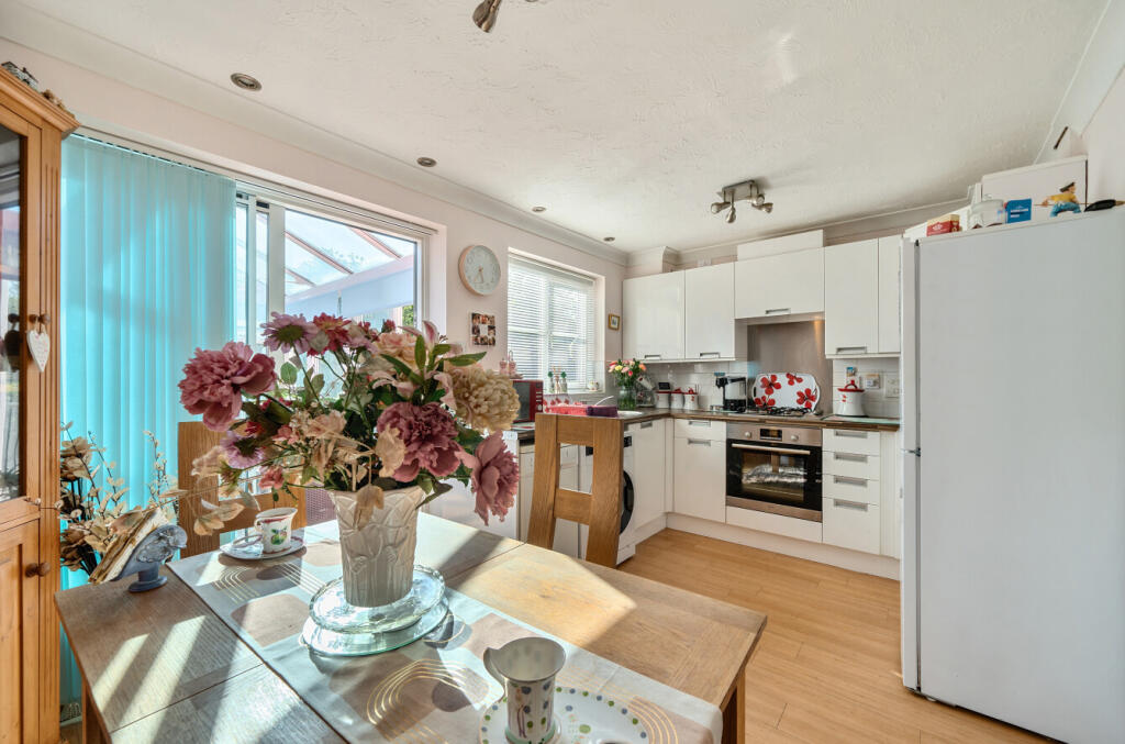 1303957-14-683de3...