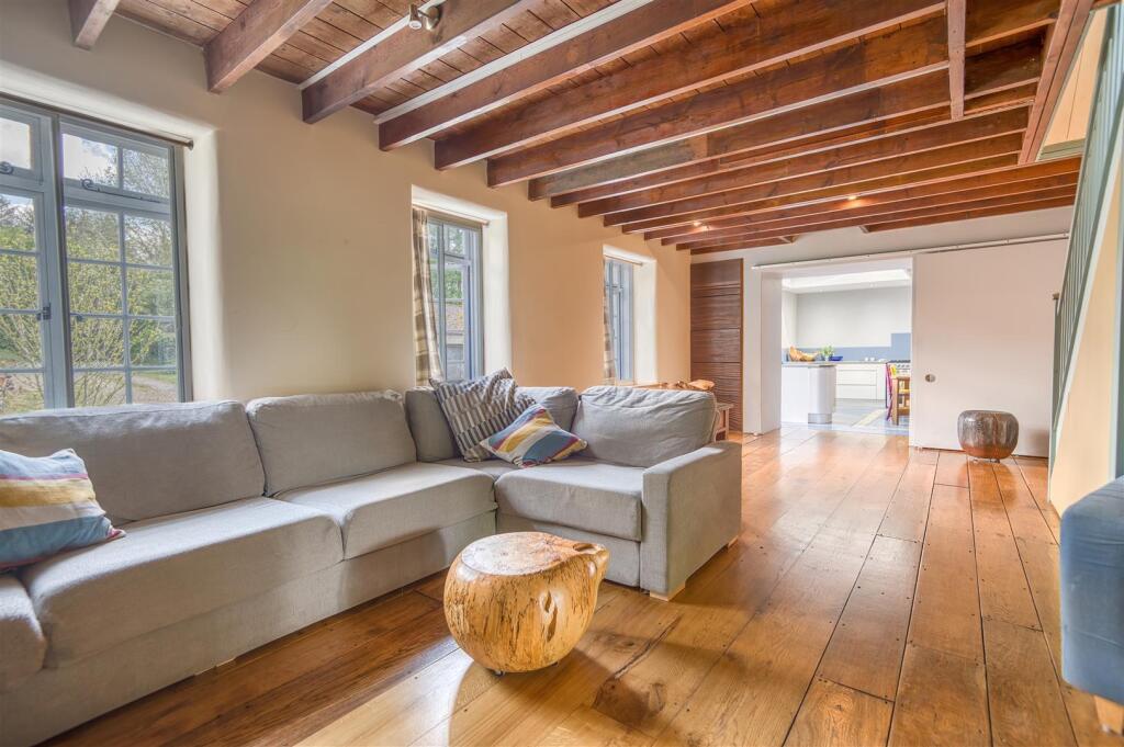 Main house lounge
