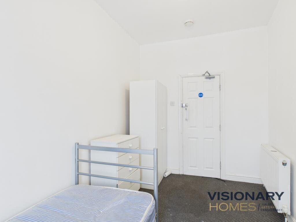 CAM03522G0-PR0219-STILL018