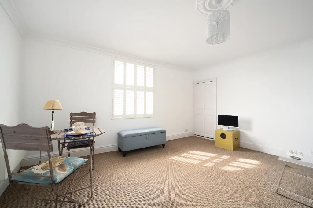 Flat 4a 1 Denmark Terrace bn1 - photos (10).jpg