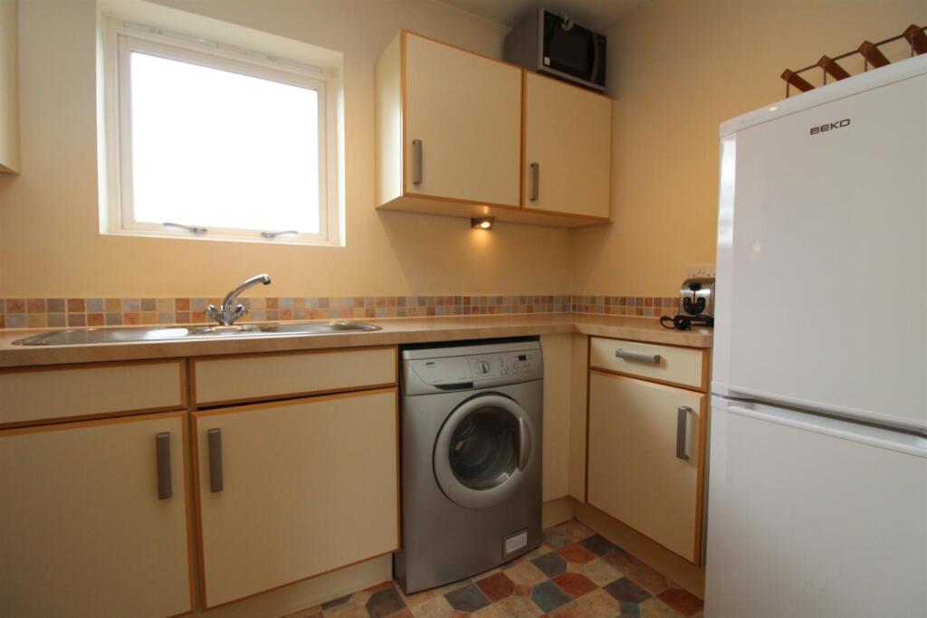 Kitchen.JPG