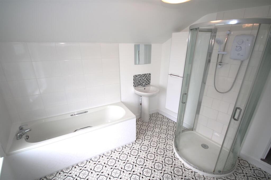 Bathroom.JPG