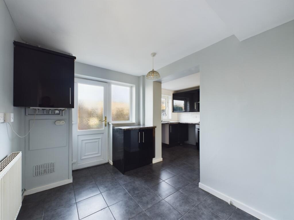 CAM02386G0-PR0098-STILL005