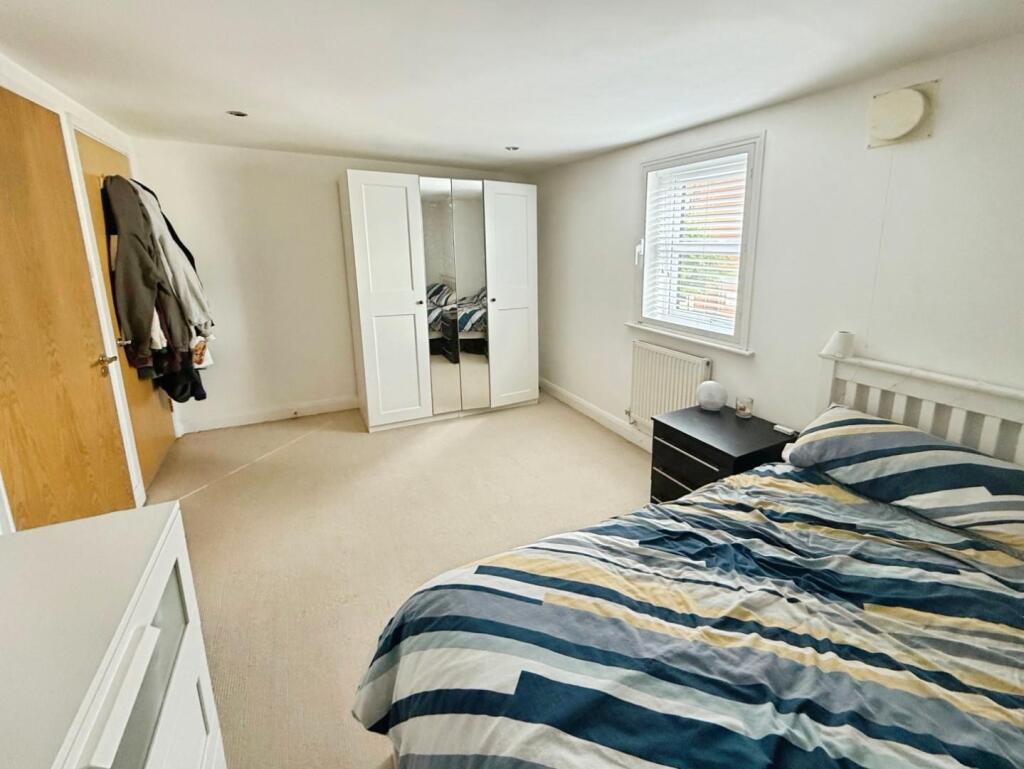 0d2f1545-F-4602-93ED-B4B7298DFAC5-8463-000001350B4