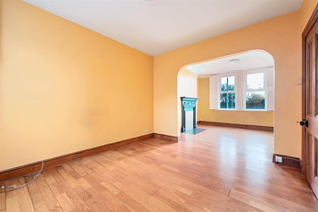 Old Shoreham Rd, BN41 (13).jpg