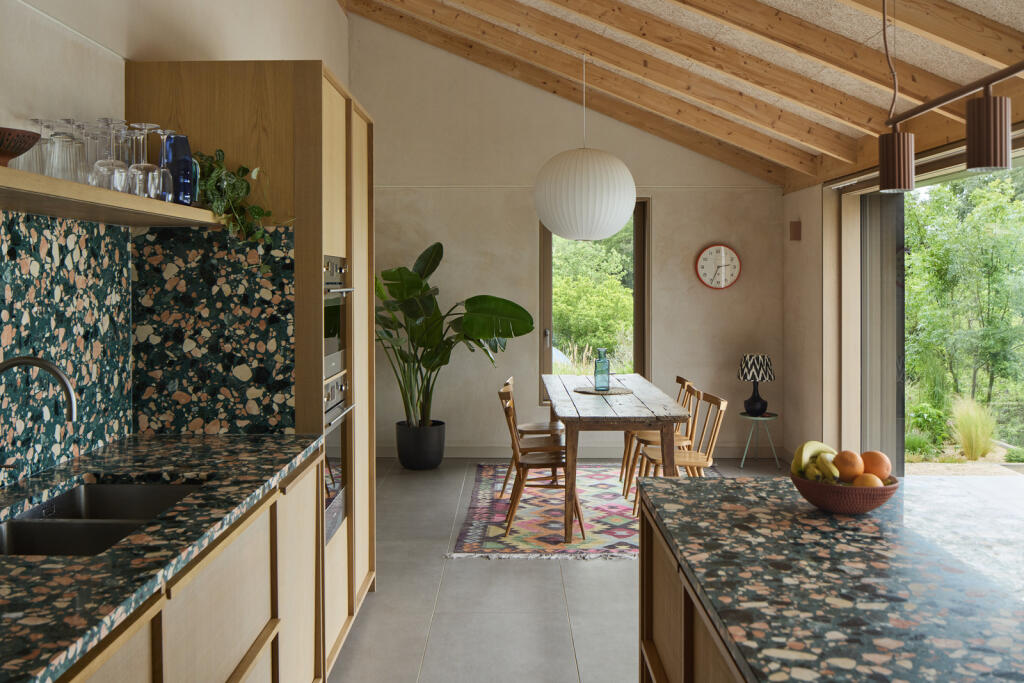 289121 - DGLA0402.jpg