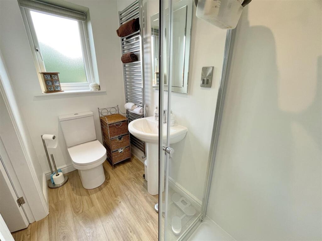 Master Bedroom En-Suite