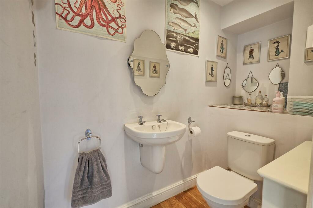 CLOAKROOM