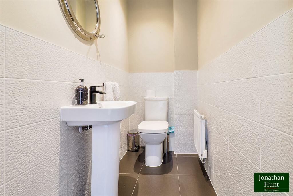 CLOAKROOM