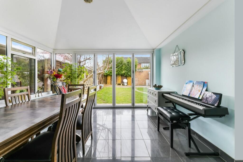 CHESSINGTON ROAD (6).jpg