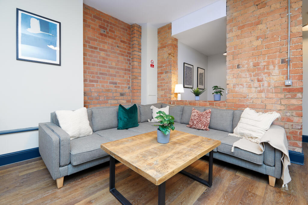 Shoe &amp; Boot Factory, Flat 14 Living Room 4