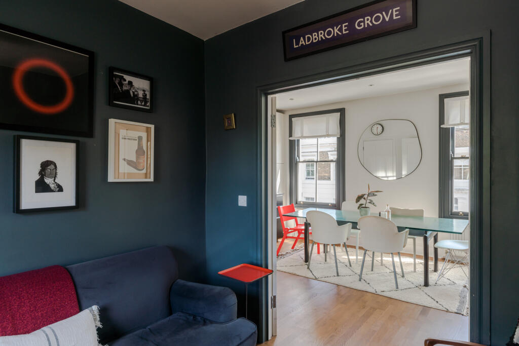 228301 - 28B Cephas Avenue-34.jpg