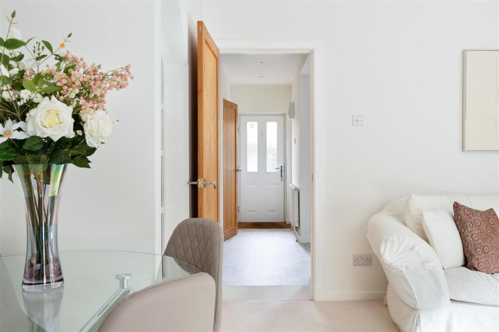 1 Milburn Close-14.jpg