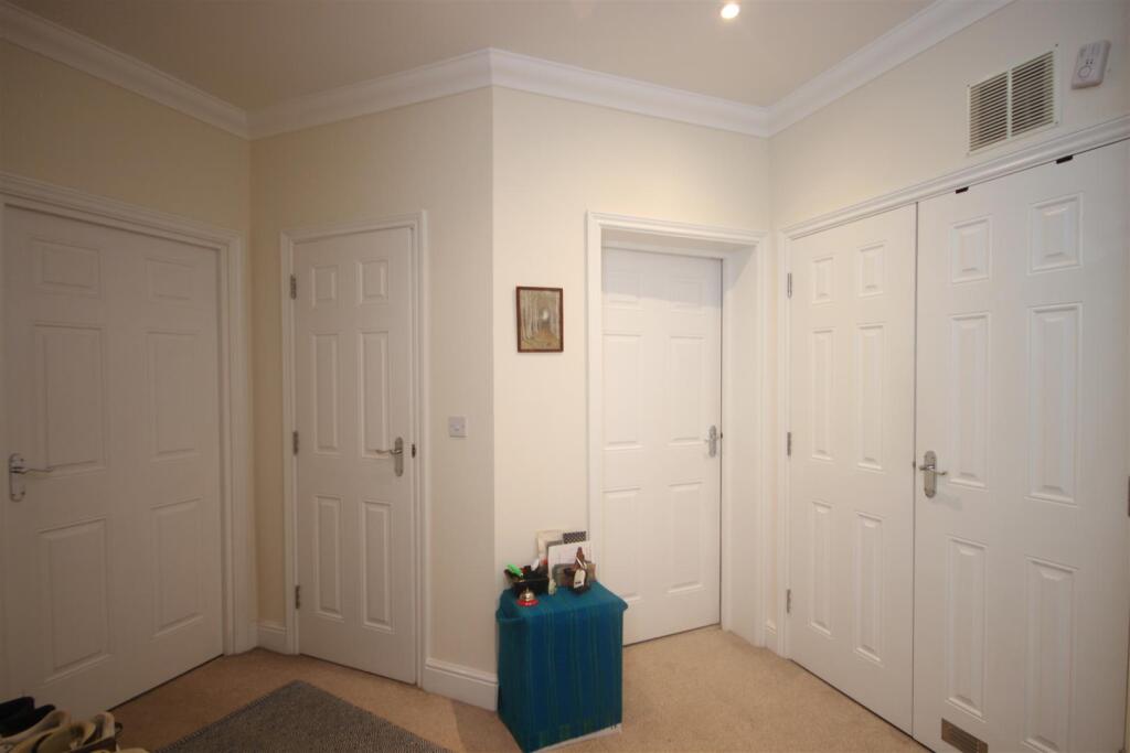 hallway .JPG