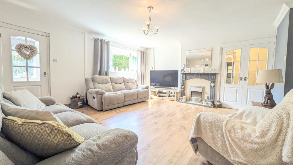 PXL_20250821_132758036.MP~2