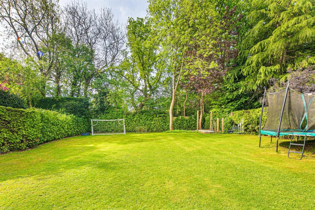 Lawned garden
