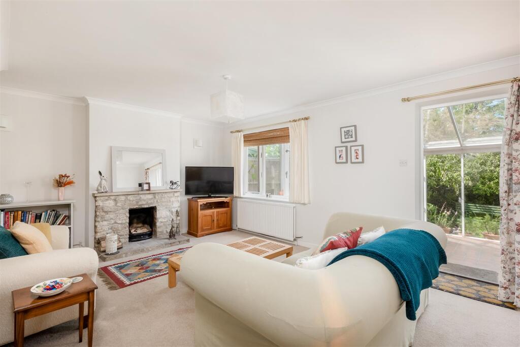 Homend Cottage 1684-2.jpg